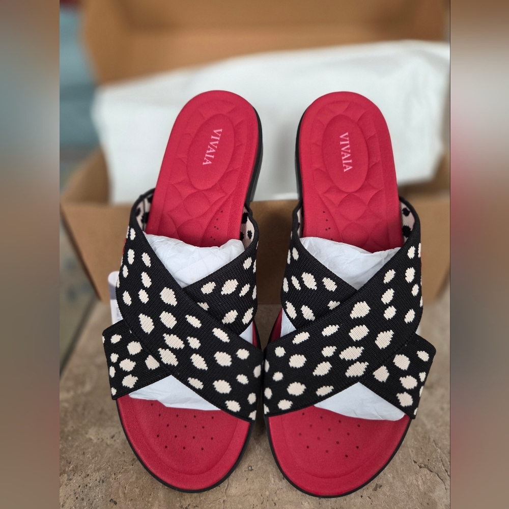 VIVAIA Women's Black and Red Sandals